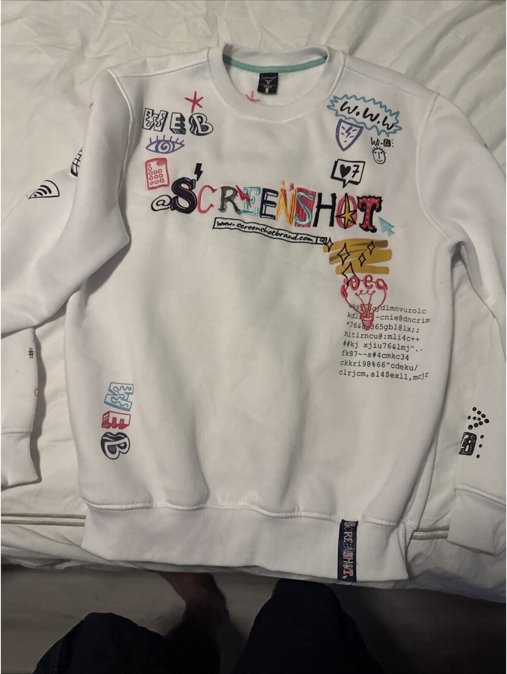 Screenshot Brand Graffiti Sweatshirt  M